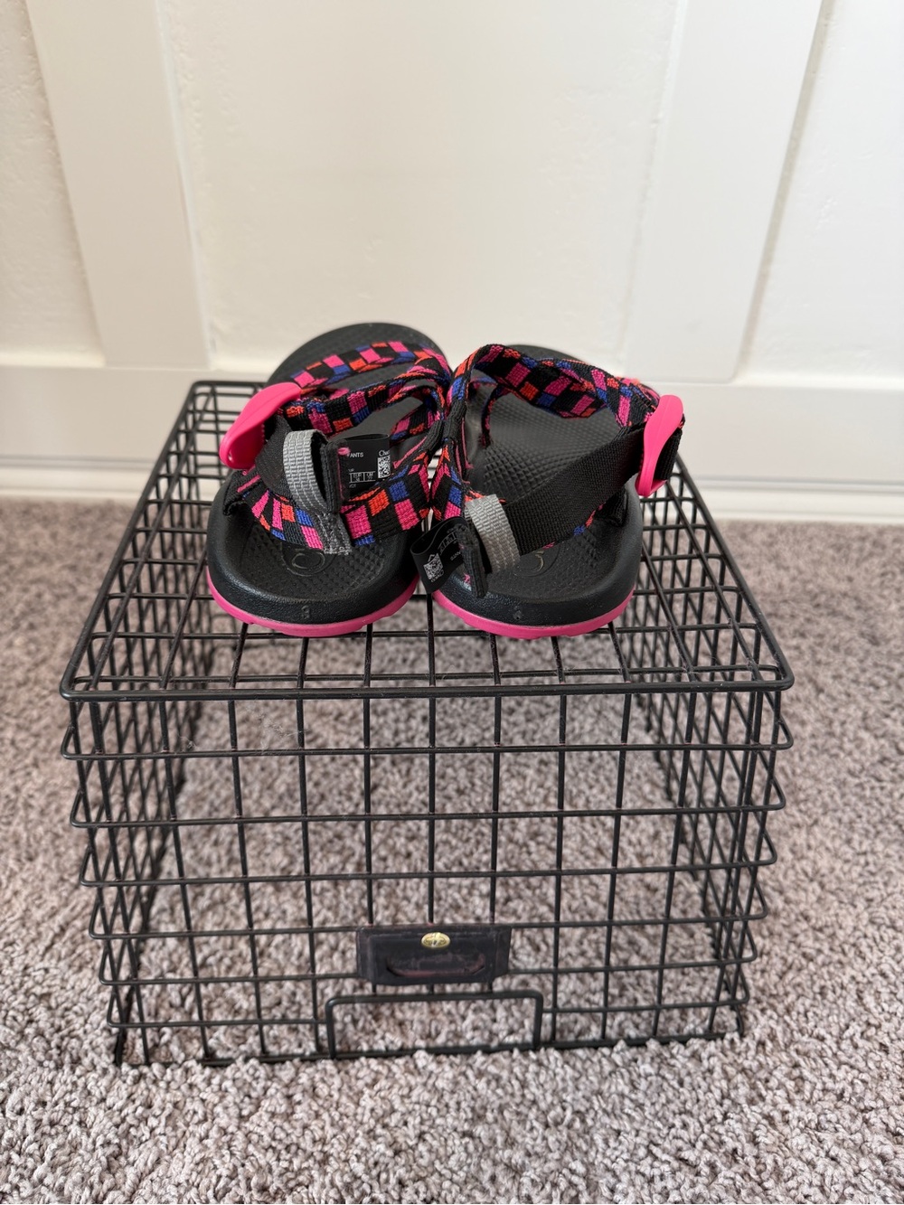 Chaco kids cross strap sandals size 3 - Picture 3 of 7